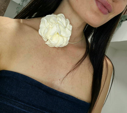 GARGANTILLA FLOR