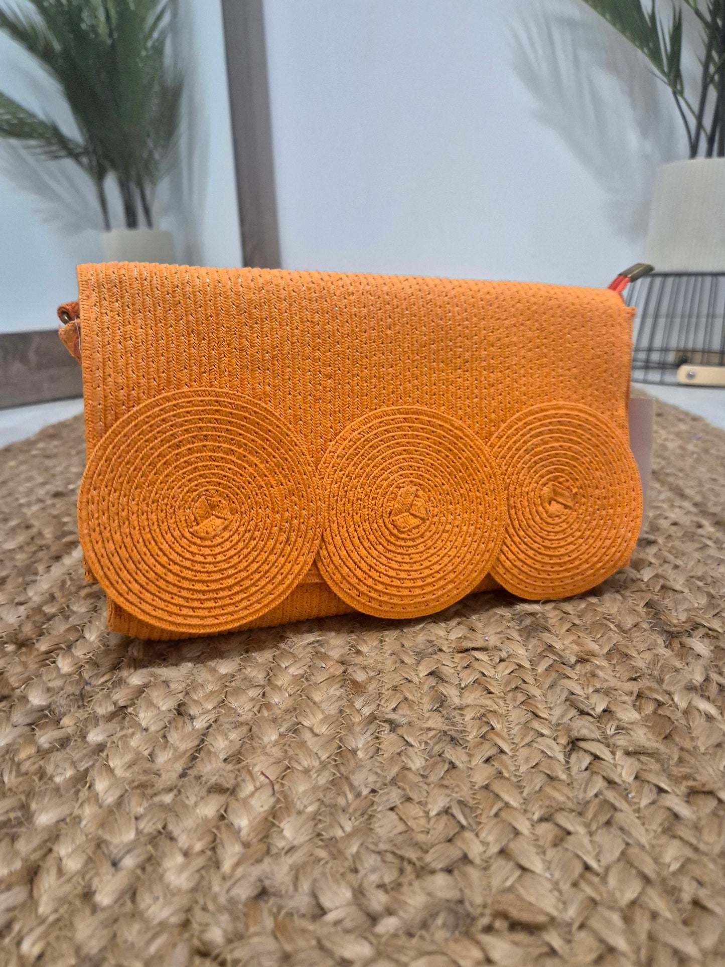 BOLSO SOBRE NARANJA