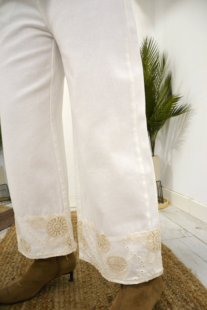 PANTALÓN BORDADO